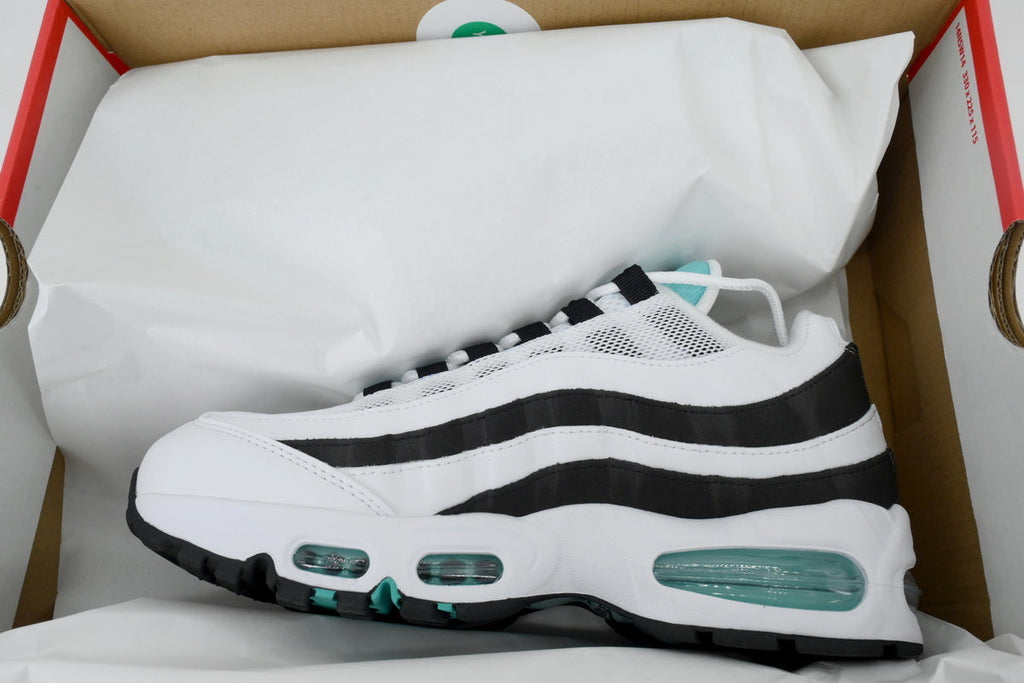 Nike Air Max 95 à bordure noire