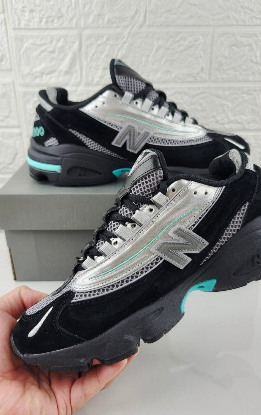 New Balance 1000