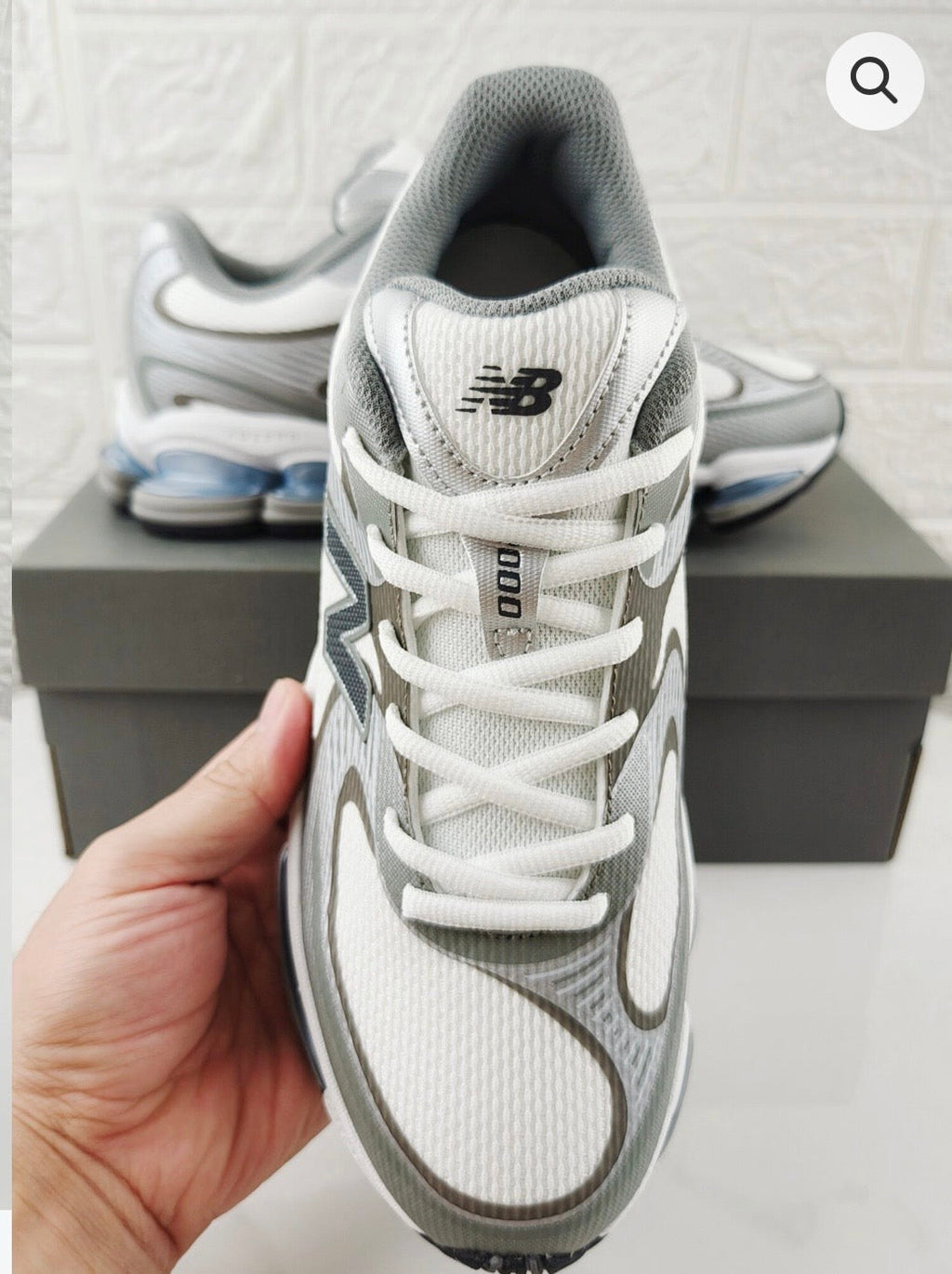 New Balance 2000