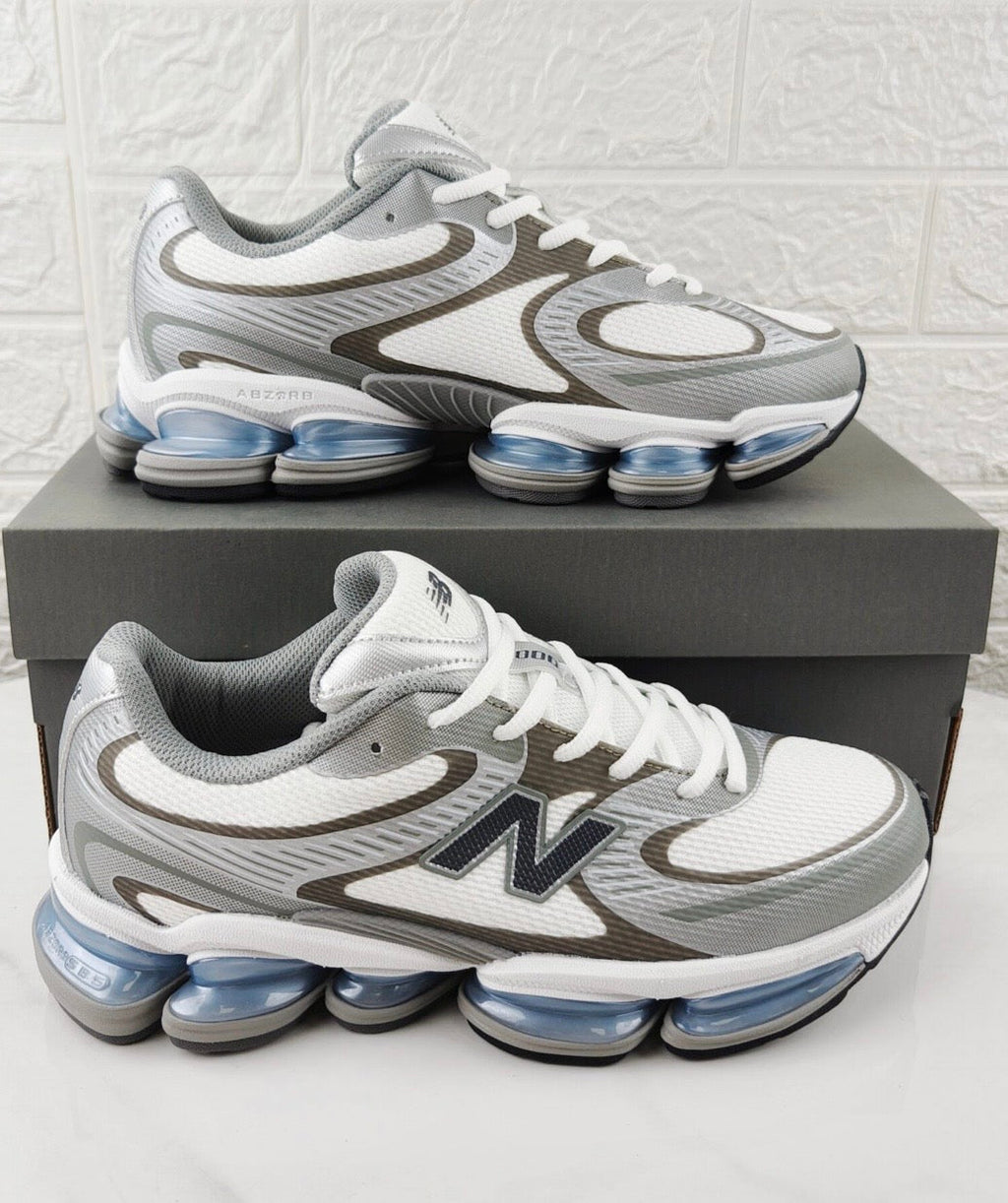 New Balance 2000