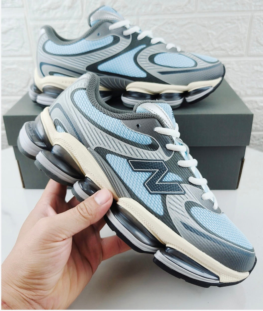 New Balance 2000