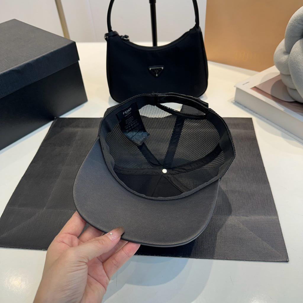 casquette Fendi