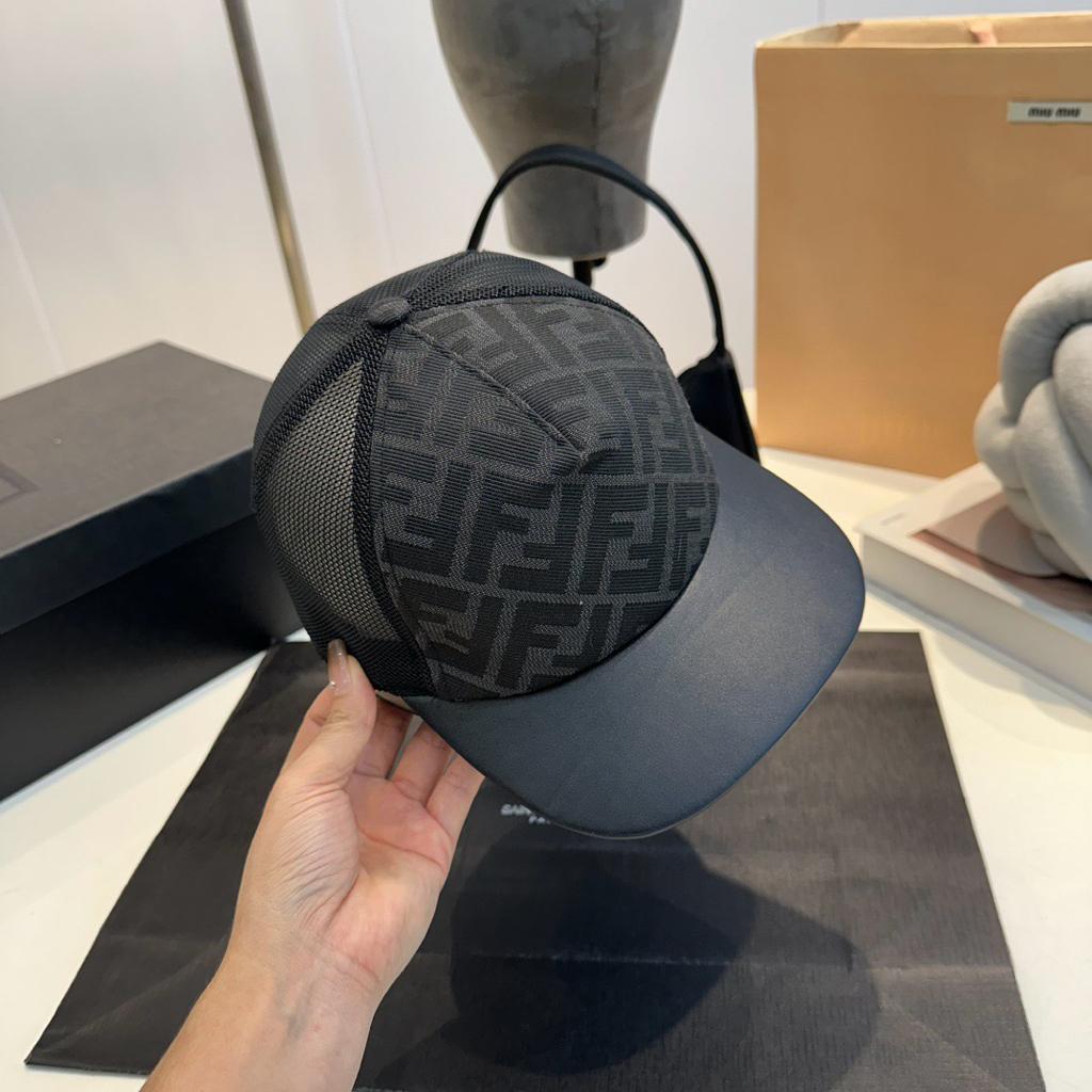 casquette Fendi